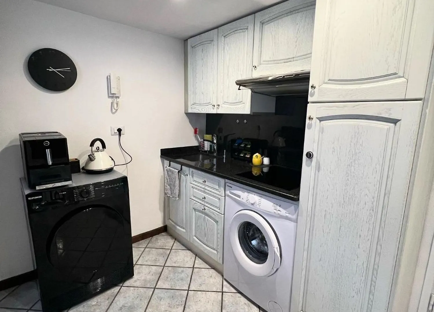 Exclusive Apartment By Sea Near Monaco For 3 People W Lan Kitchen Bedroom Menton