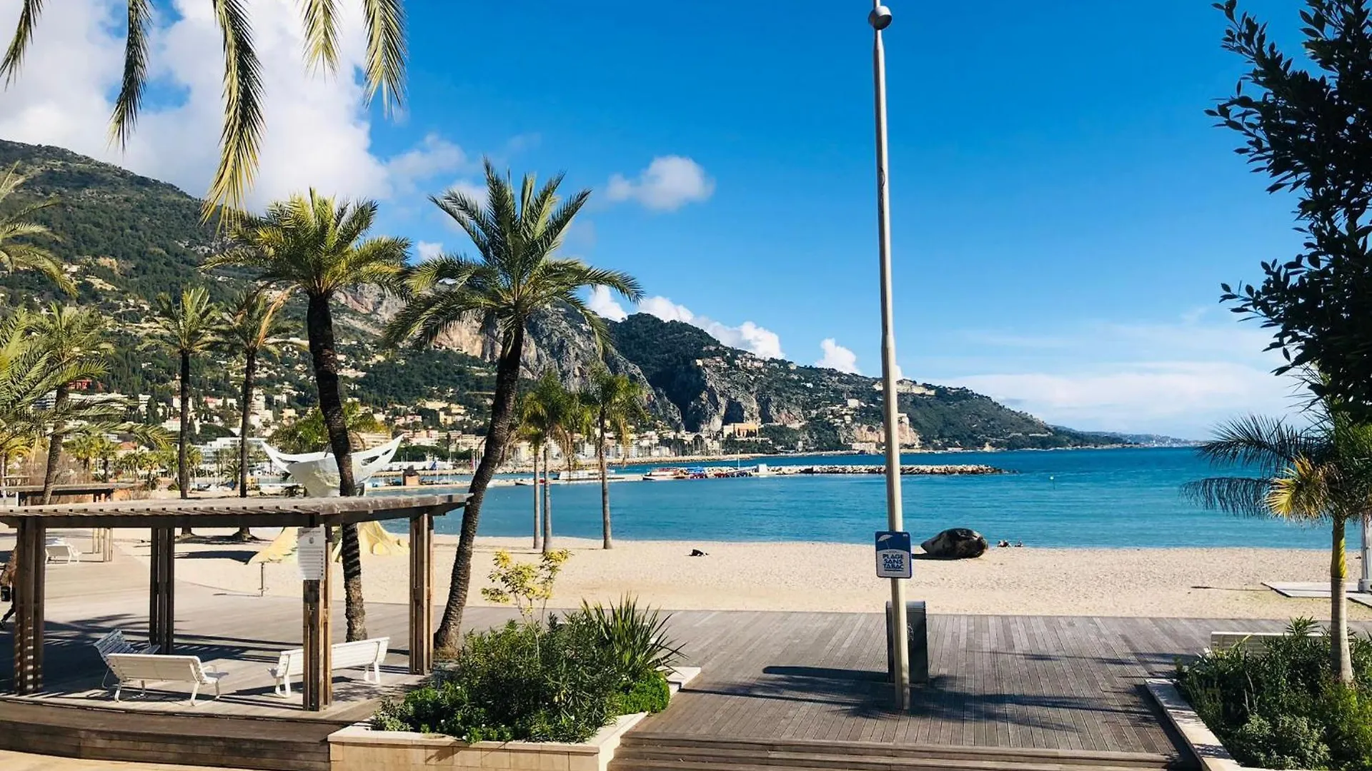 Exclusive Apartment By Sea Near Monaco For 3 People W Lan Kitchen Bedroom Menton