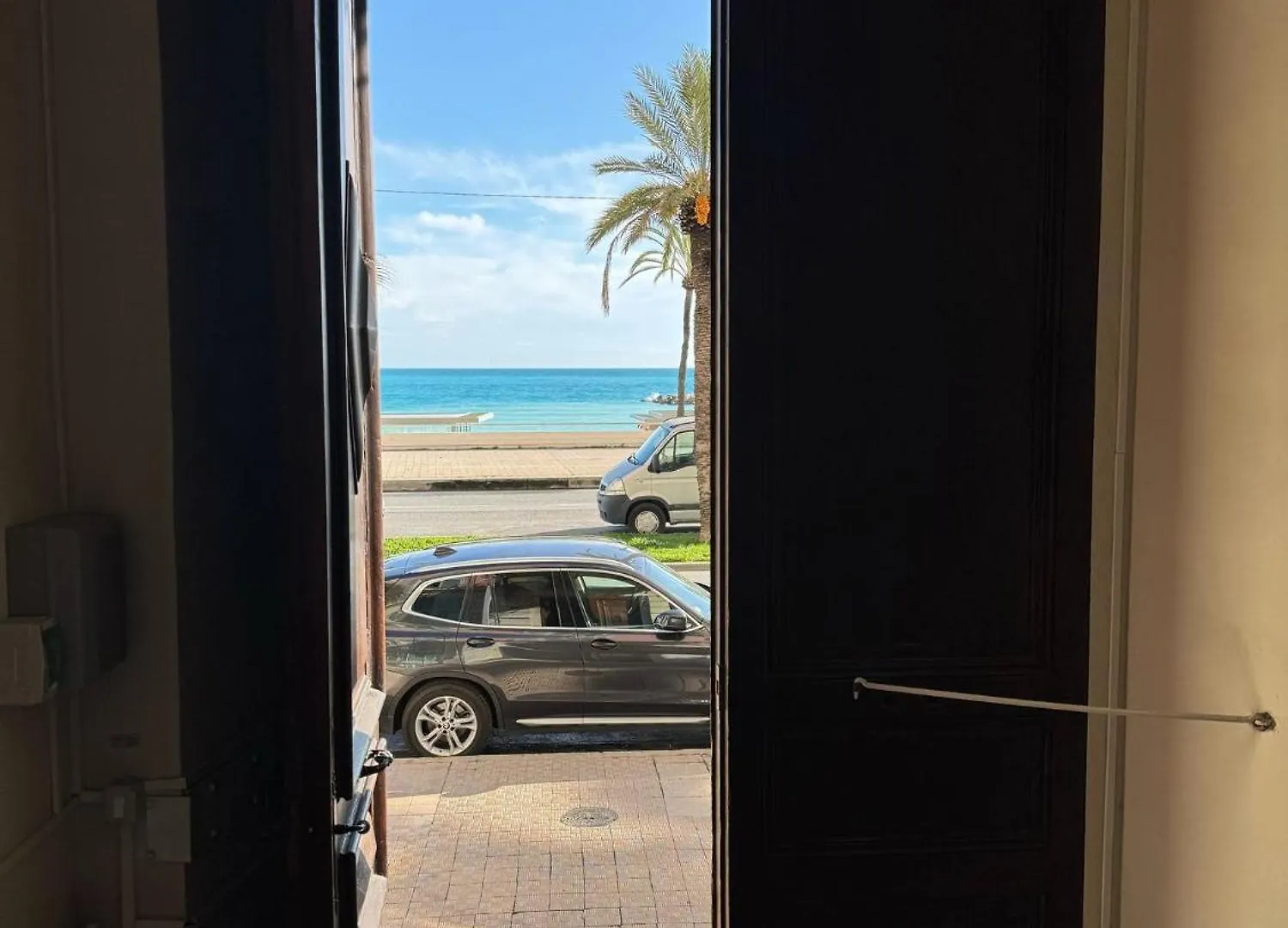 Exclusive Apartment By Sea Near Monaco For 3 People W Lan Kitchen Bedroom Menton